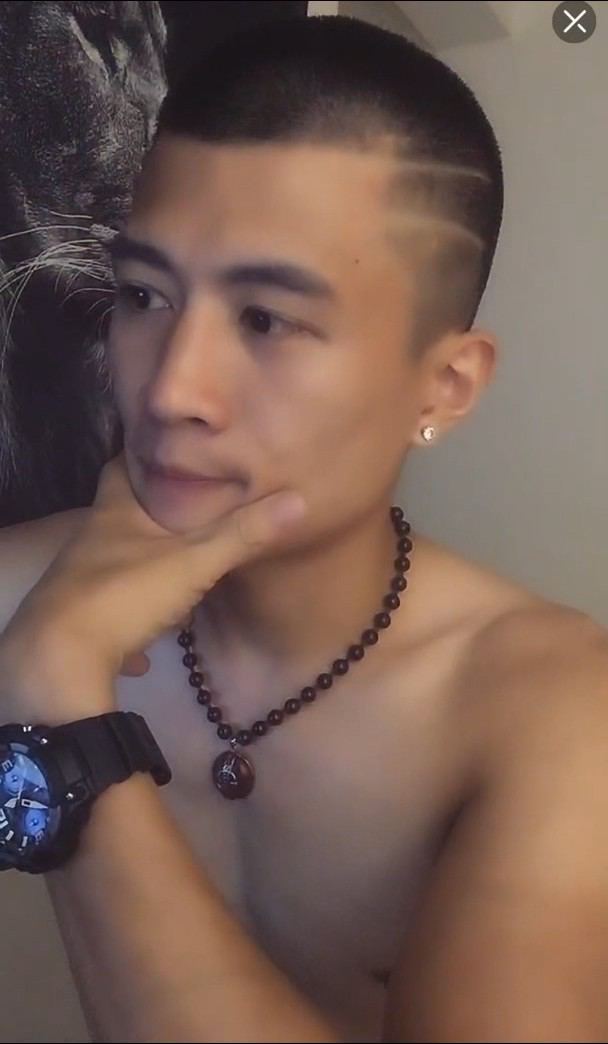 自认为还是长得有点小帅的-Share1069 精品资源分享站