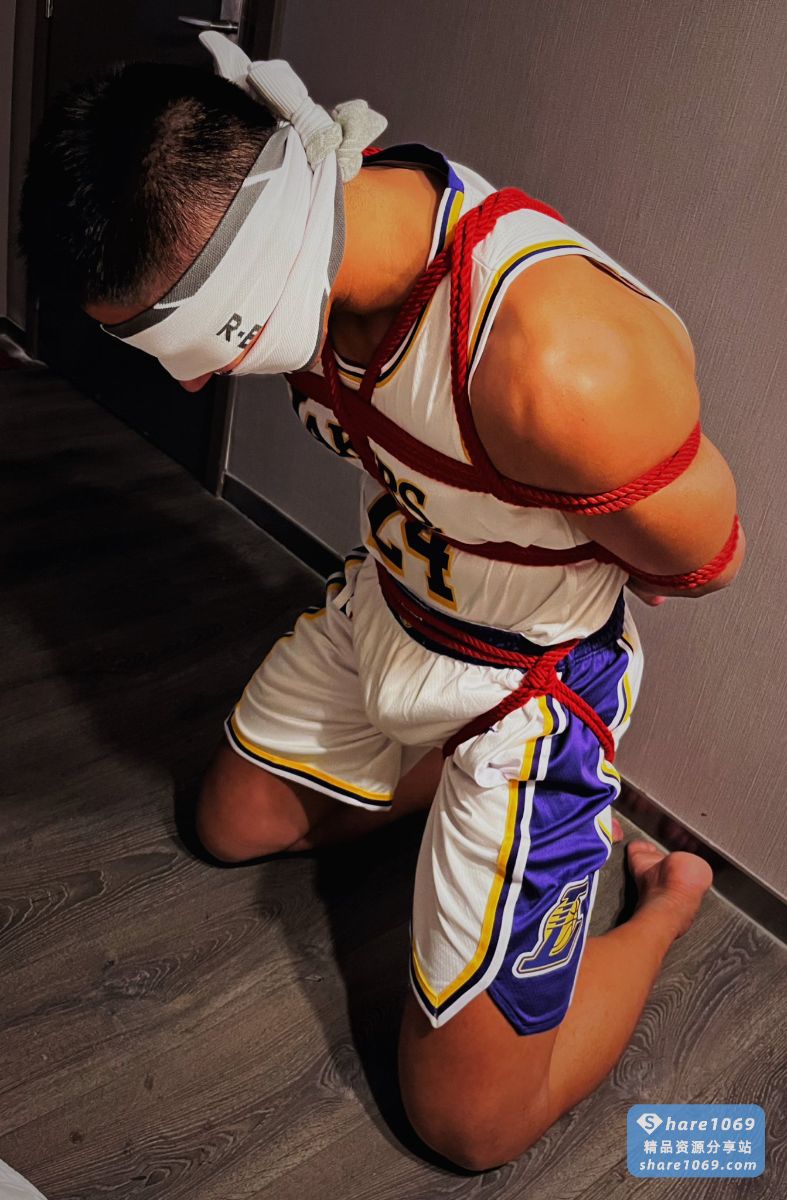 【好图推荐】《捆绑体育生》 [黑皮/肌肉/体育生/捆绑]-Share1069 精品资源分享站
