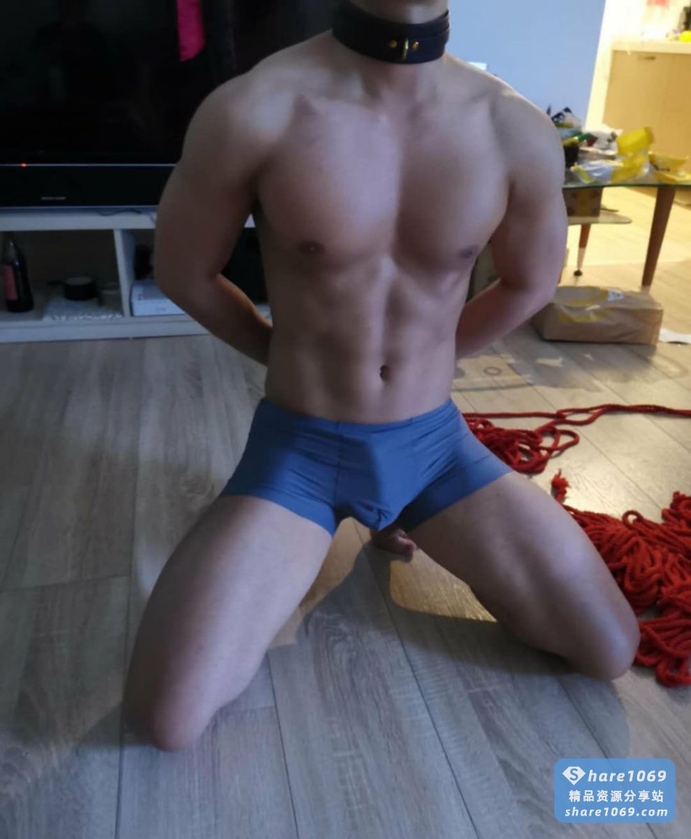 图片[7]-帅气又带点可爱的肌肉1M-帅哥分享社区-交流中心-Share1069 精品资源分享站