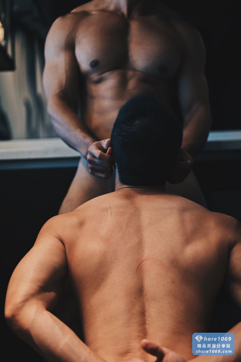 图片[98]-黑皮肌肉健身教练S 与 白袜肌肉体育生M-帅哥写真社区-资源分享-Share1069 精品资源分享站